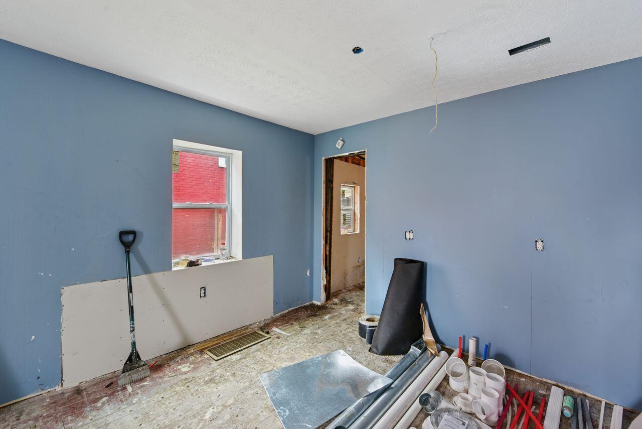 1136 Columbia Street