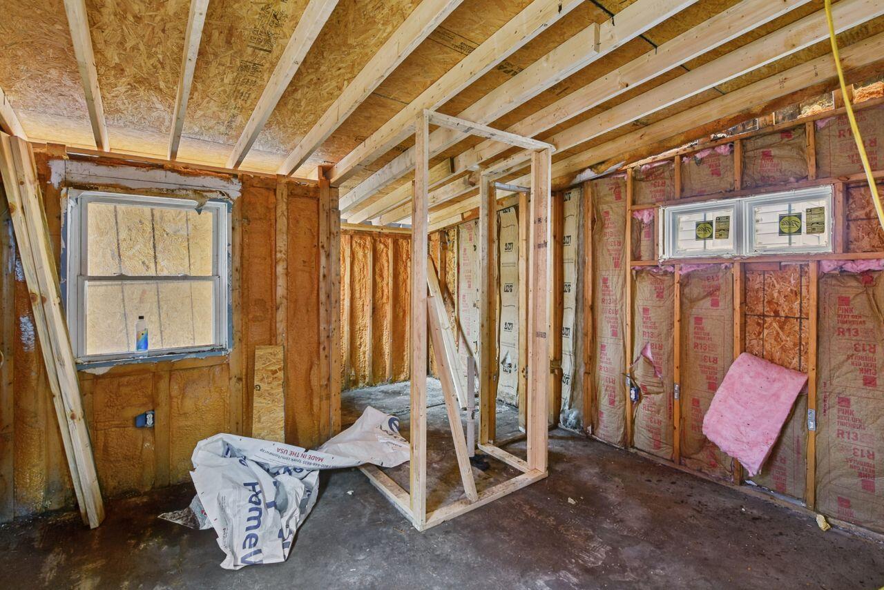 1136 Columbia Street