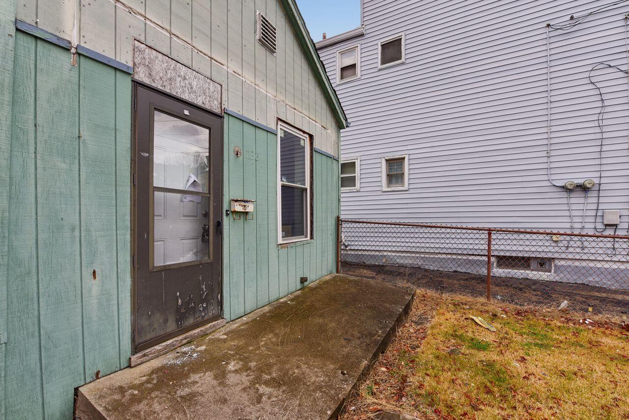 1136 Columbia Street