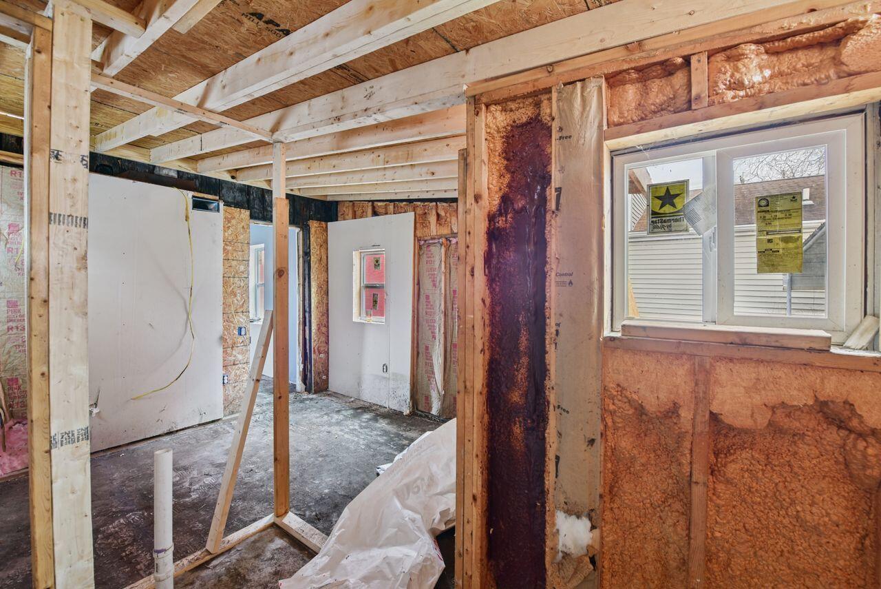 1136 Columbia Street