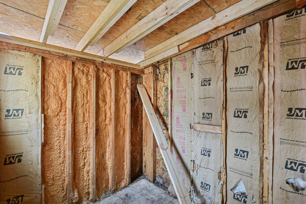 1136 Columbia Street