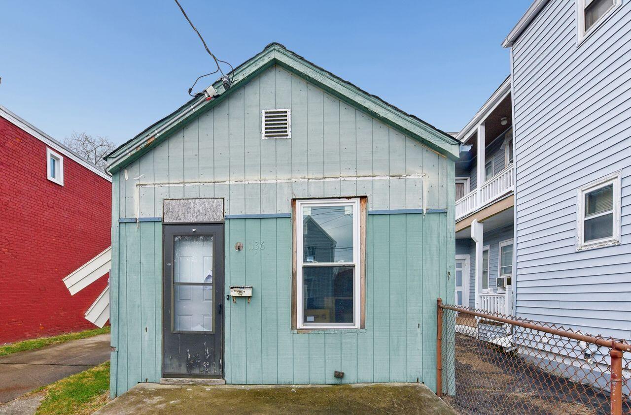 1136 Columbia Street