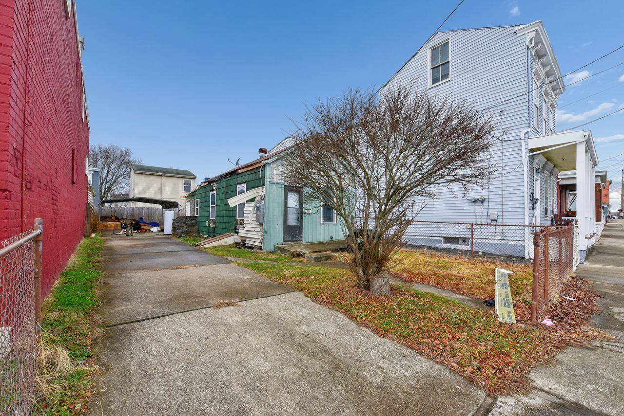 1136 Columbia Street