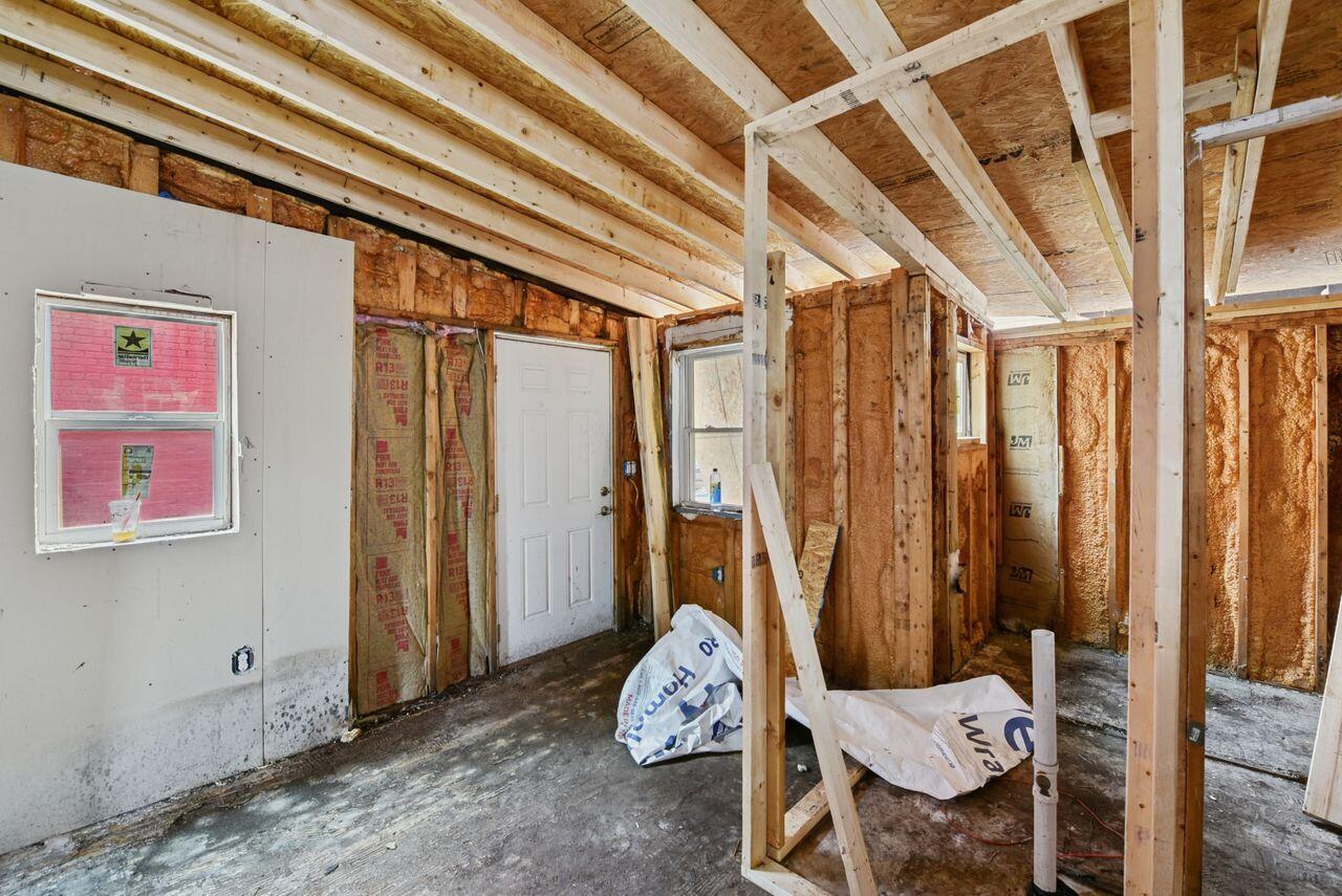 1136 Columbia Street