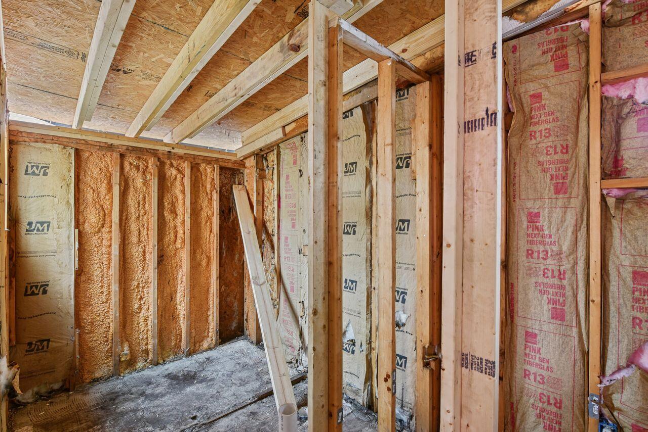 1136 Columbia Street