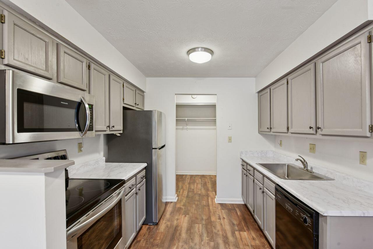 3 Highland Meadows Drive, 8