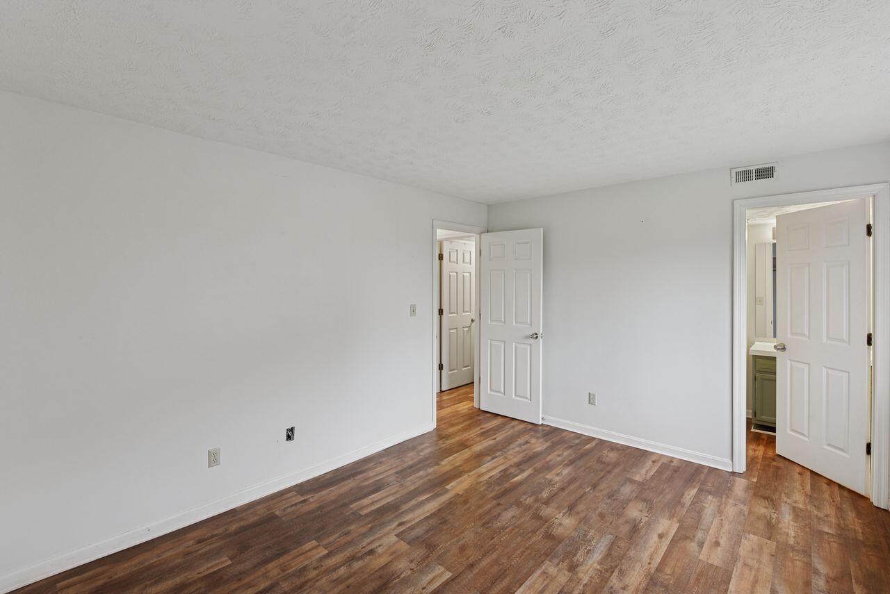 3 Highland Meadows Drive, 8