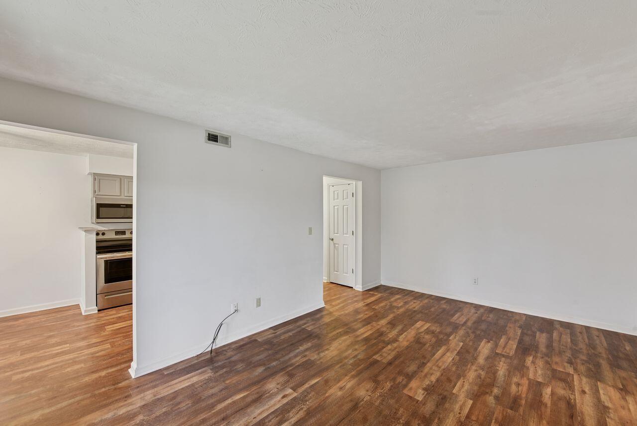 3 Highland Meadows Drive, 8