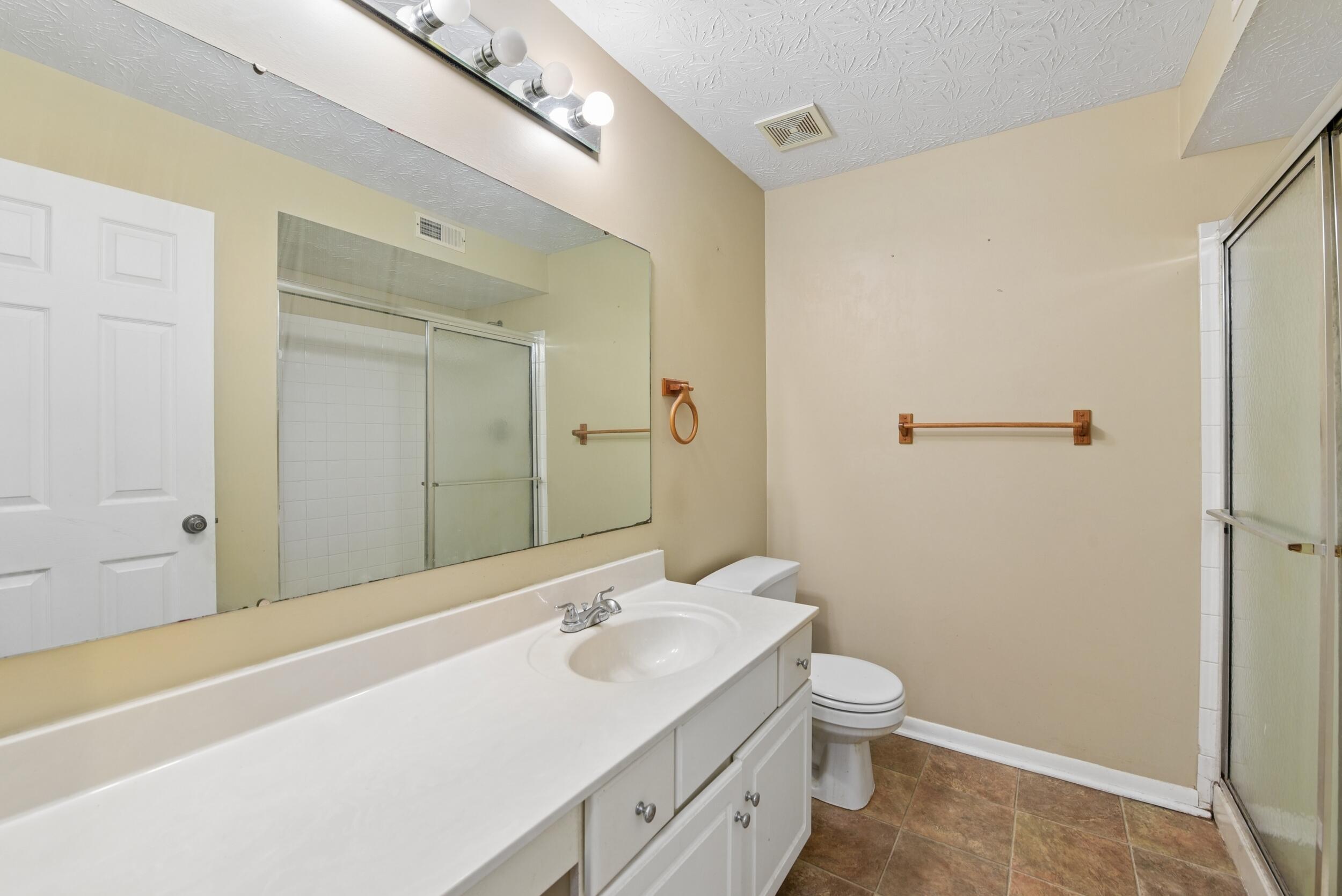 2097 Clareglen Drive, 102