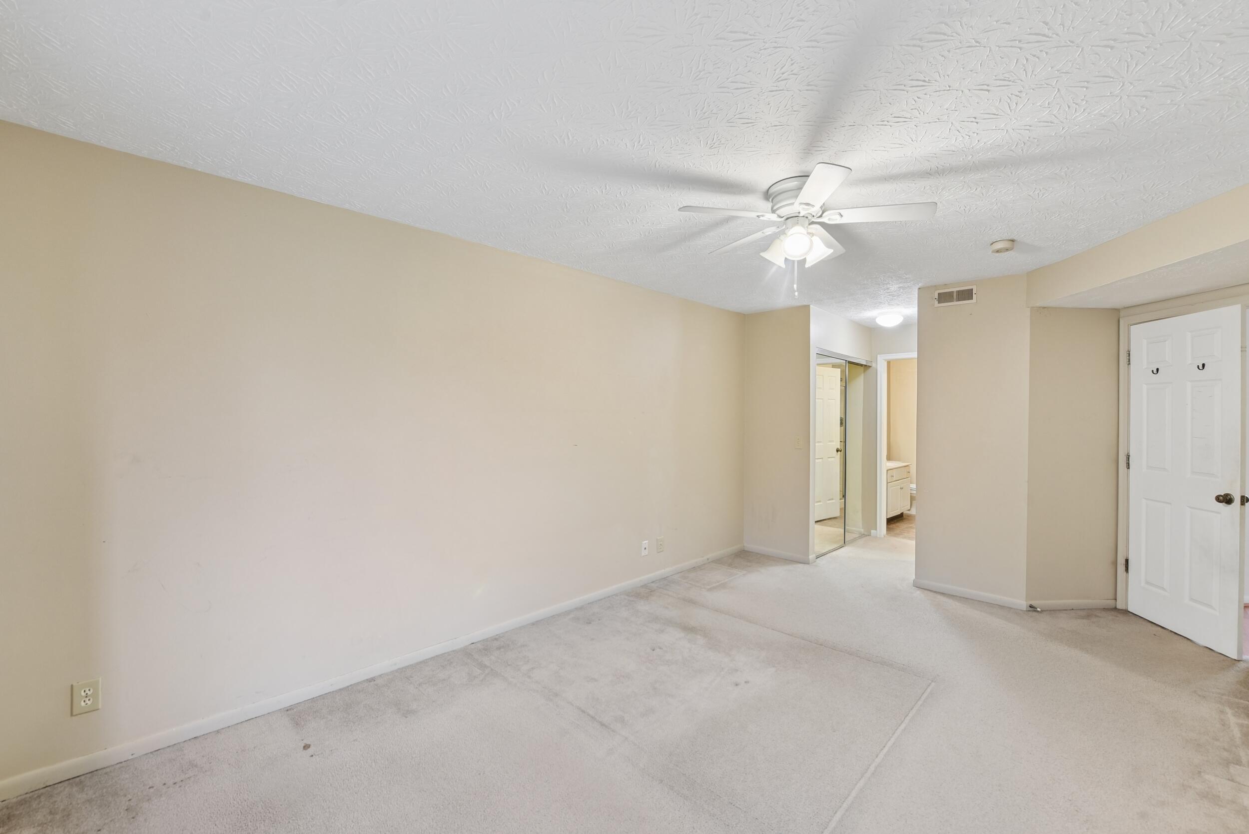 2097 Clareglen Drive, 102