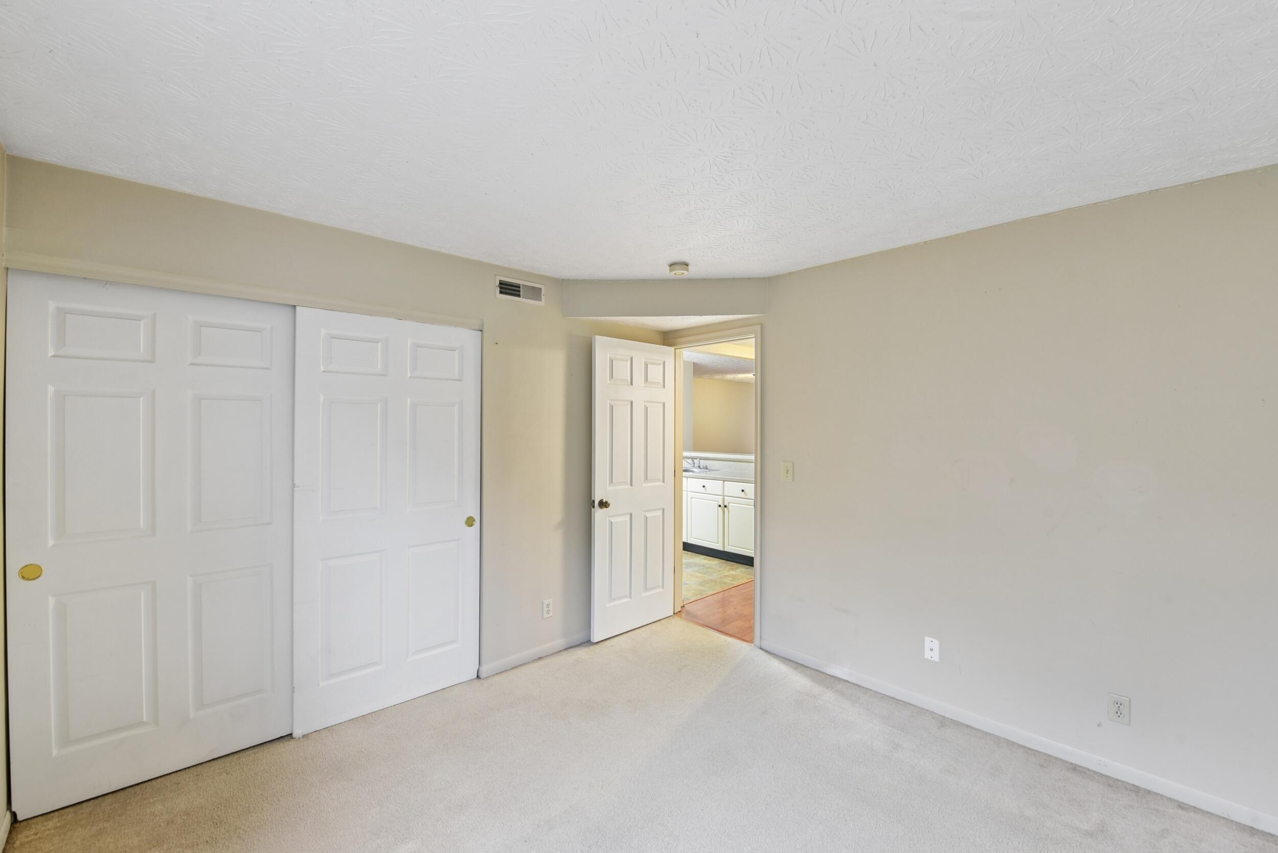 2097 Clareglen Drive, 102