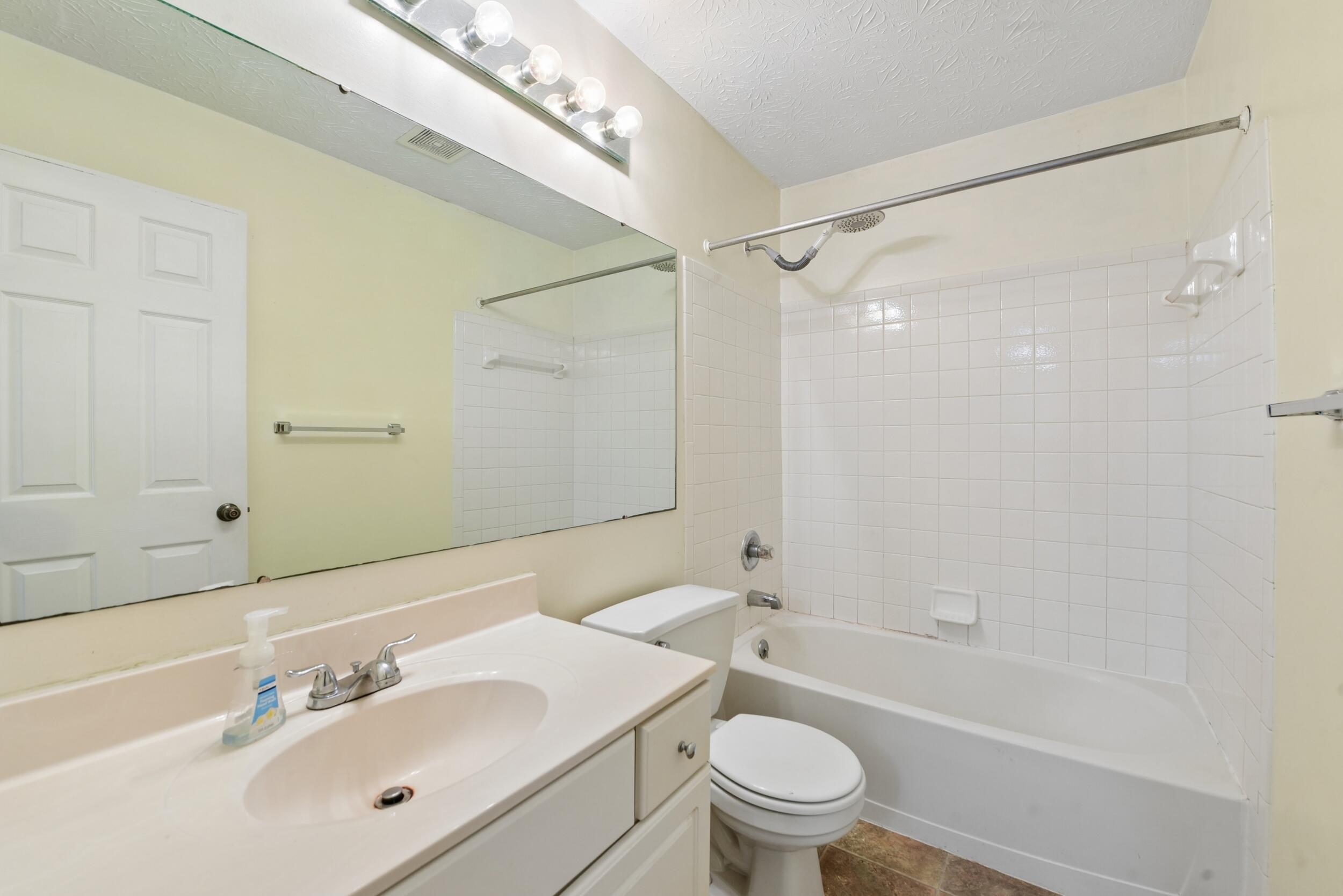 2097 Clareglen Drive, 102