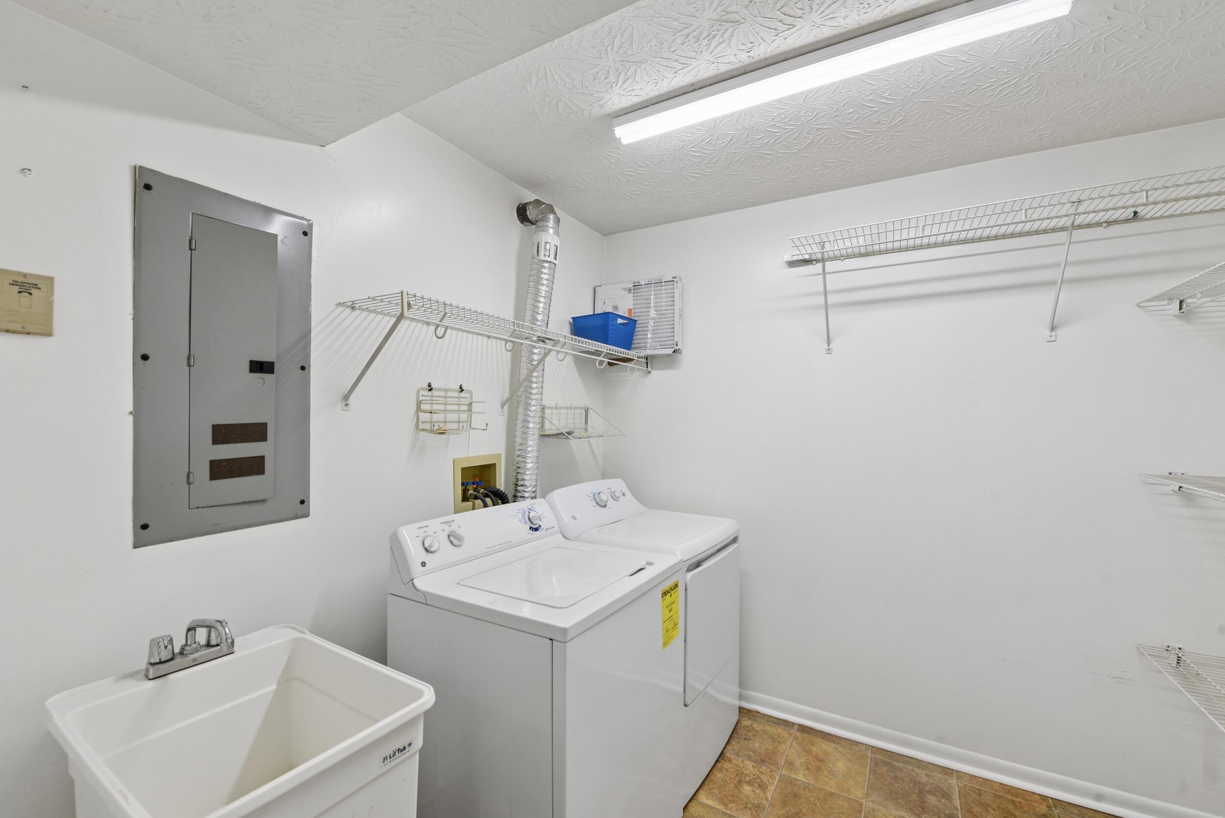 2097 Clareglen Drive, 102