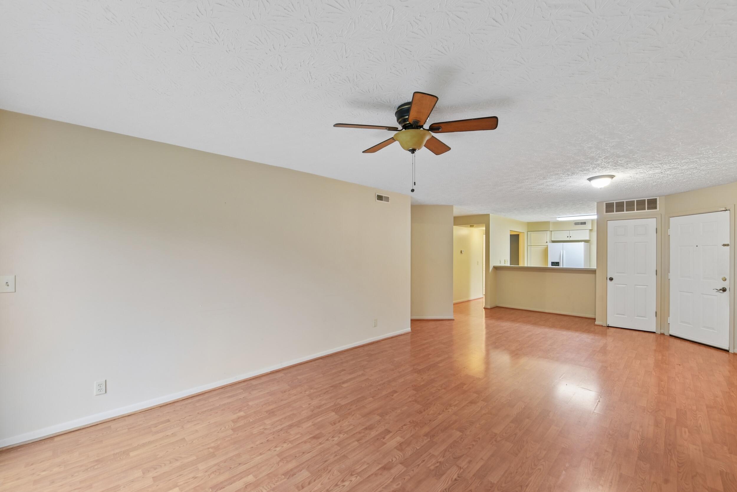 2097 Clareglen Drive, 102