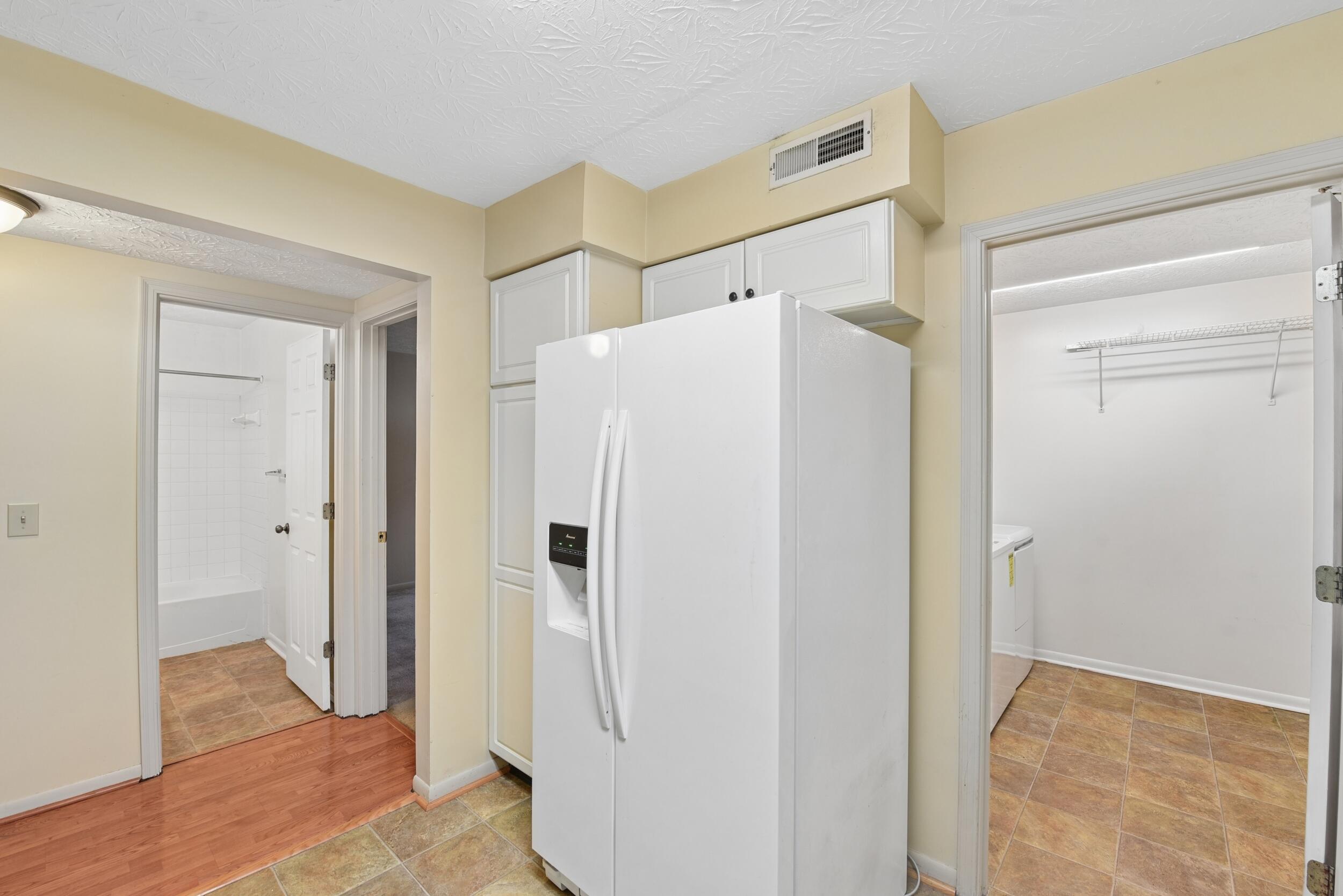 2097 Clareglen Drive, 102