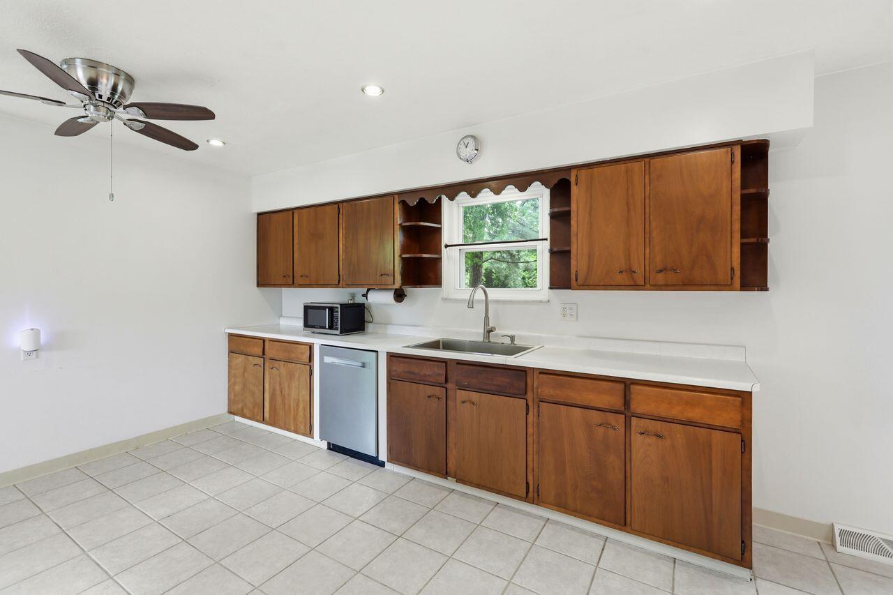 4232 Lafayette Court