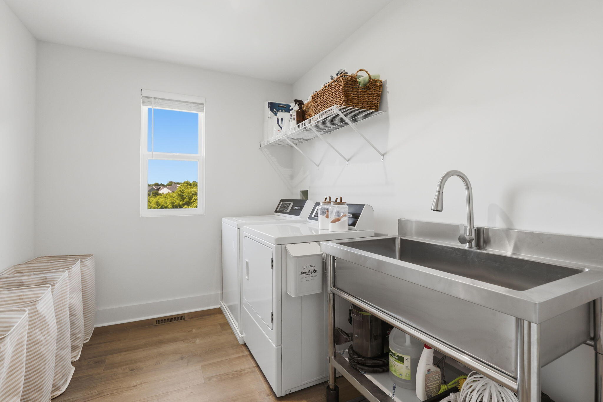 3555 Capel Court