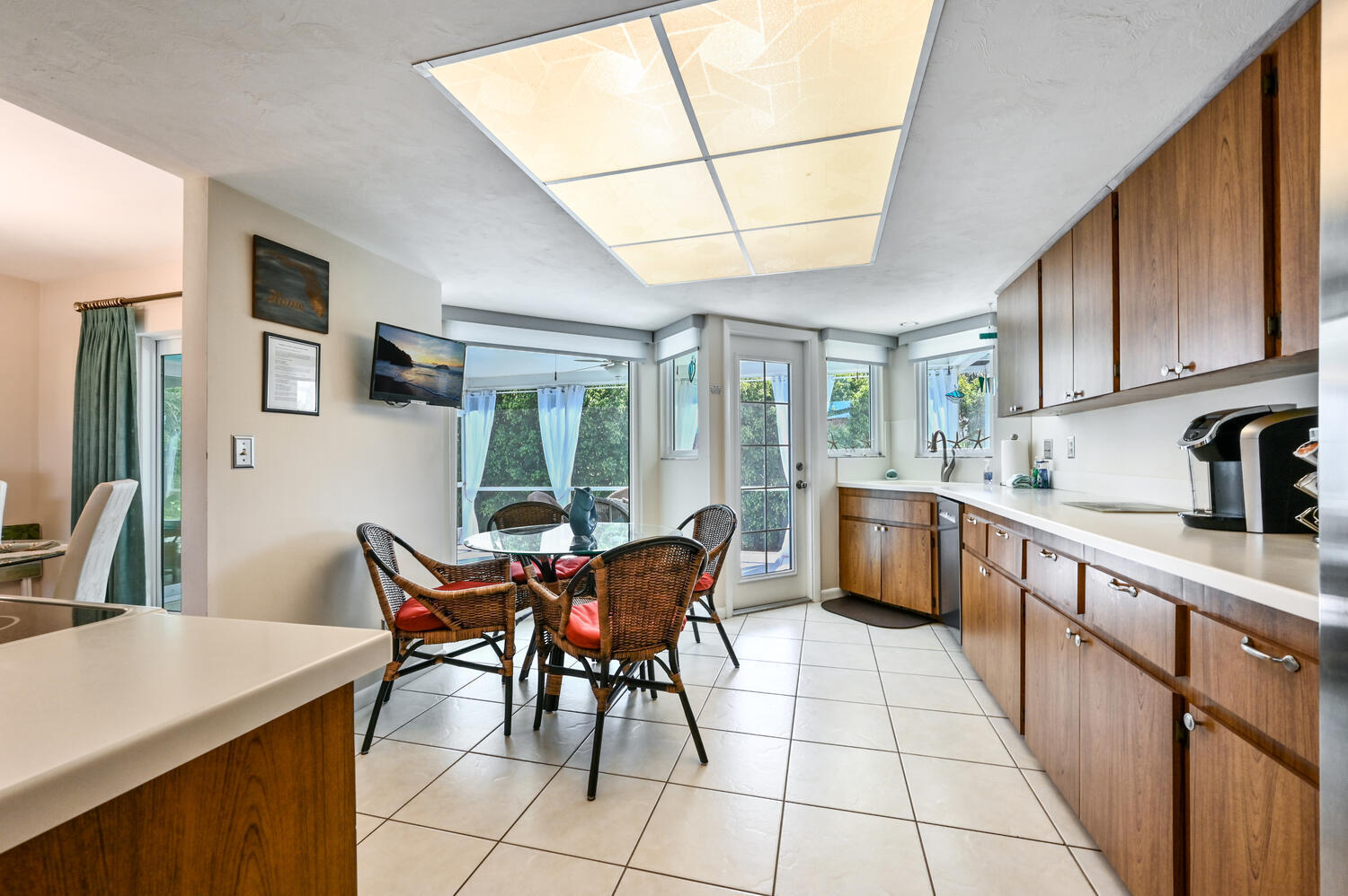 101 BEACHCOMBER STREET