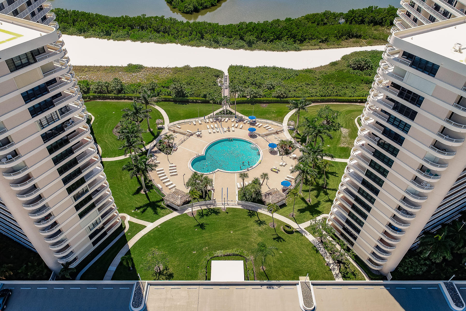 380 SEAVIEW, 604