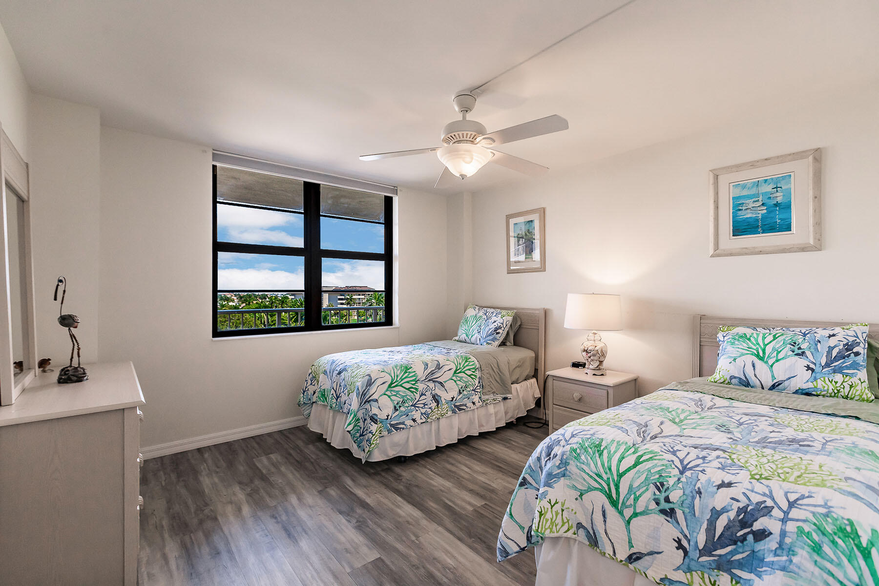 380 SEAVIEW, 604