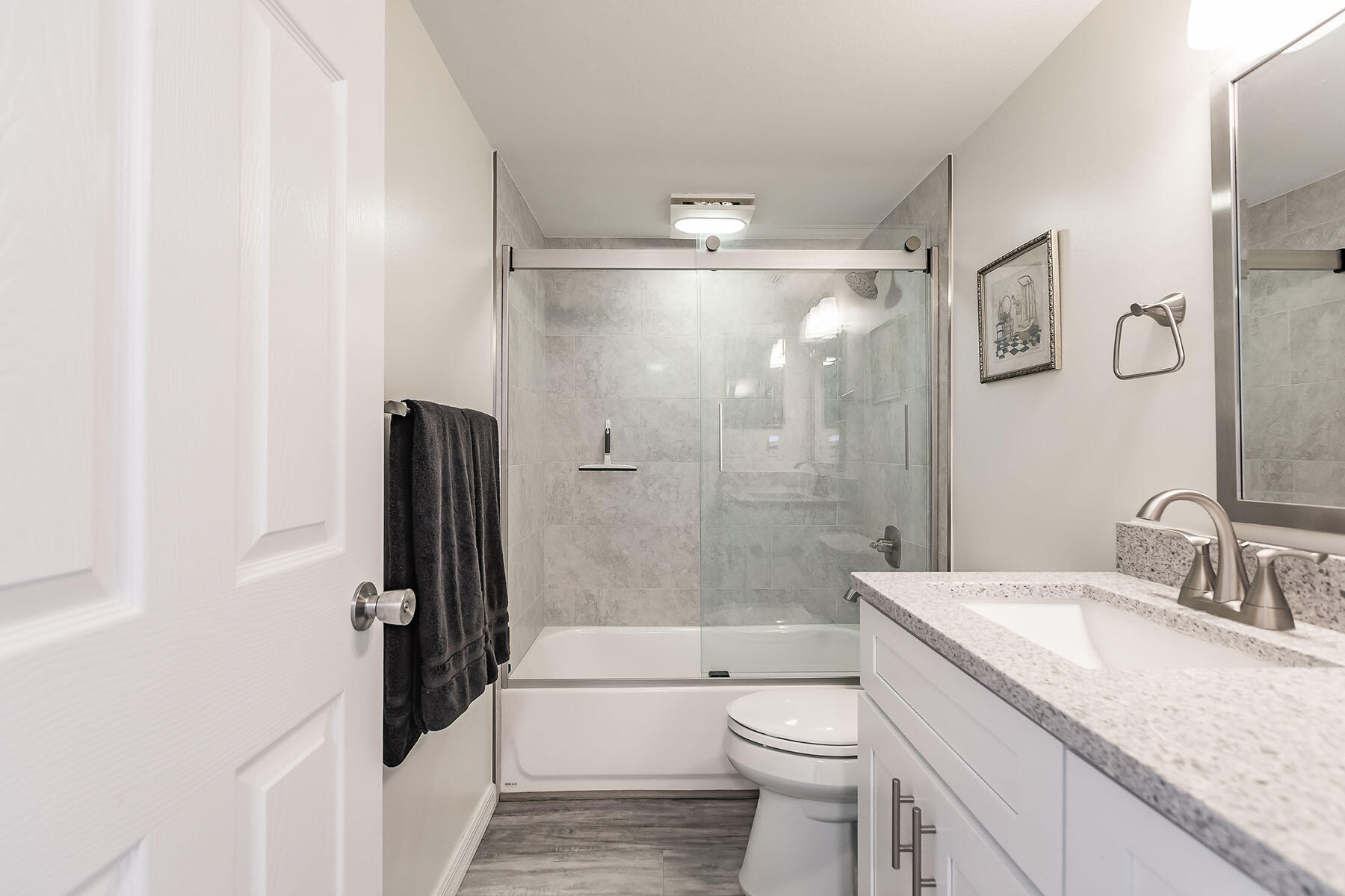 380 SEAVIEW, 604