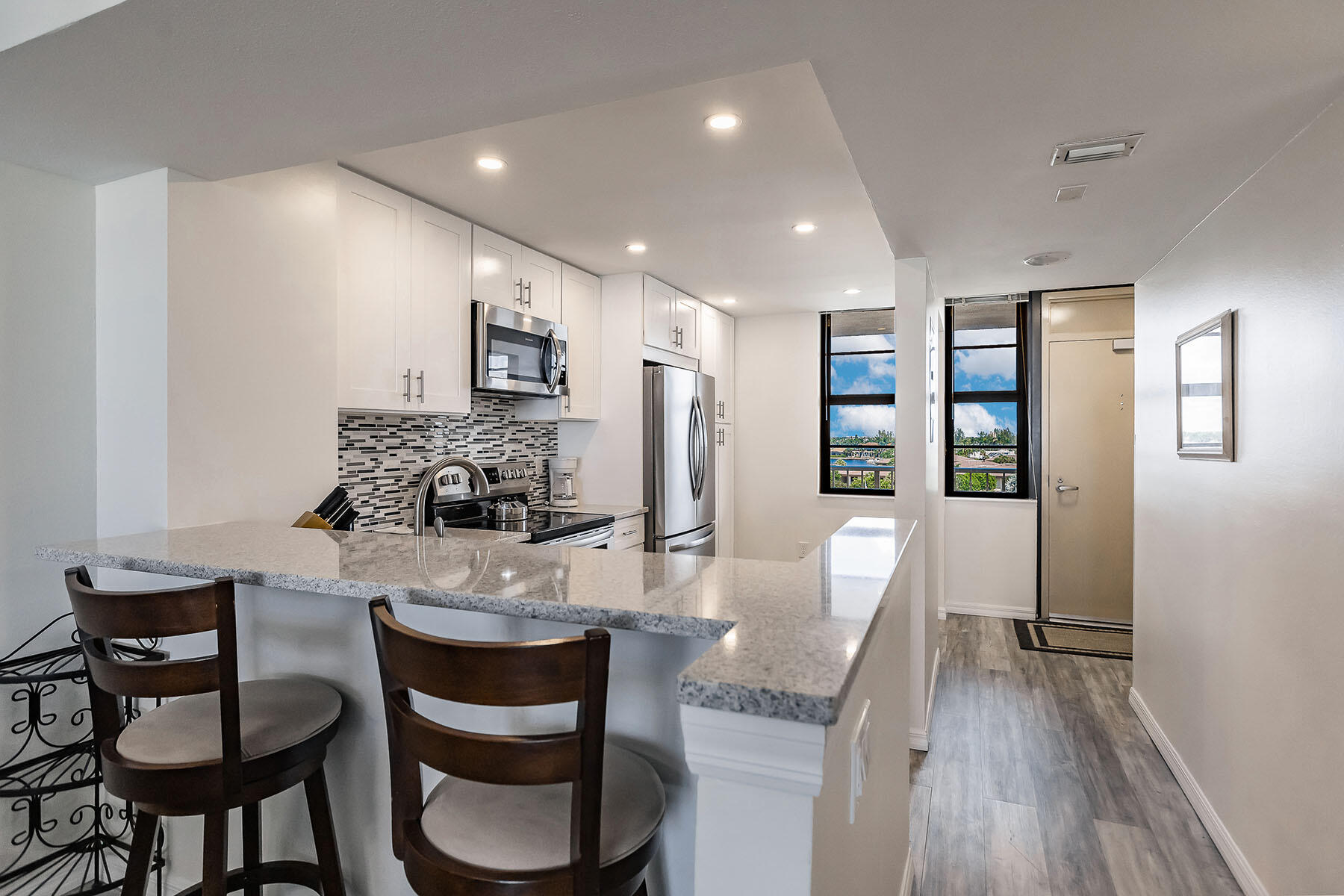 380 SEAVIEW, 604