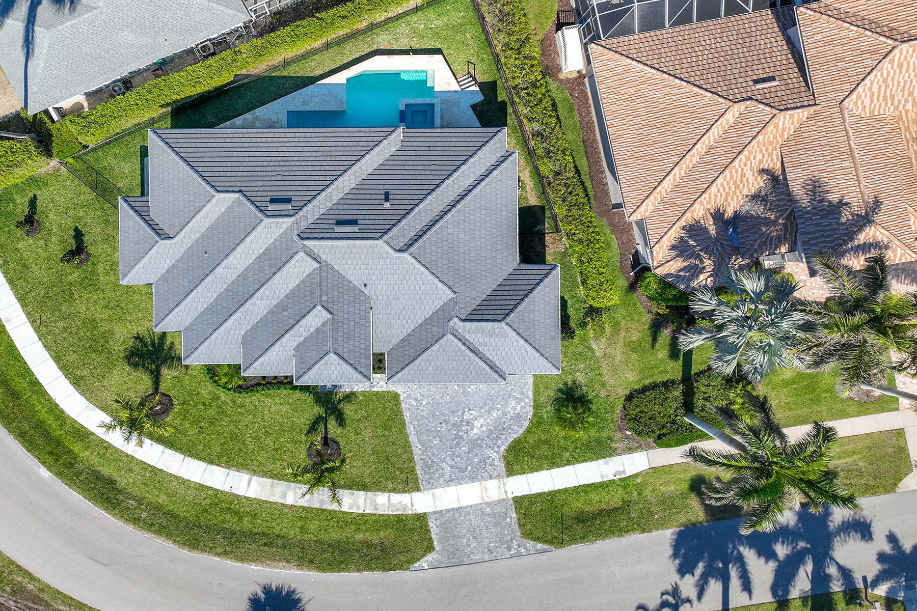 960 FIELDSTONE DRIVE