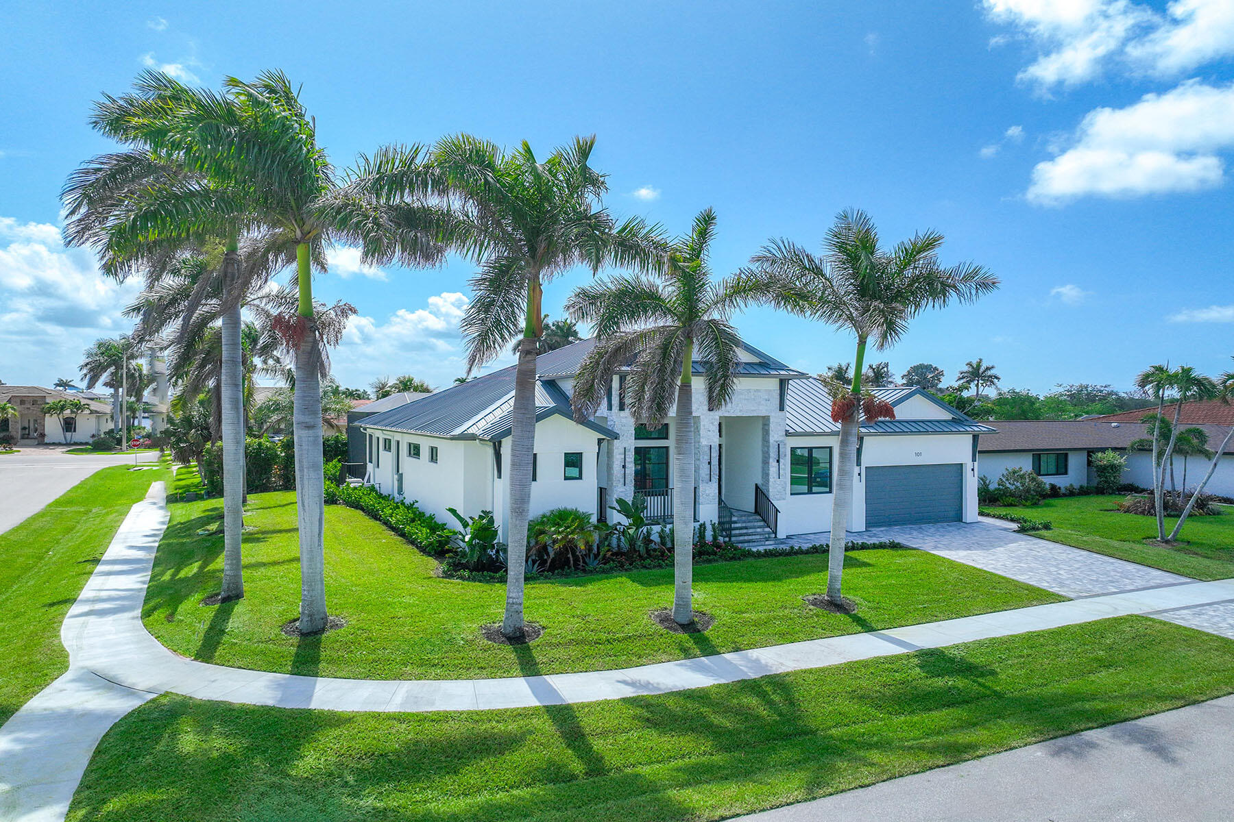 101 BEACHCOMBER STREET