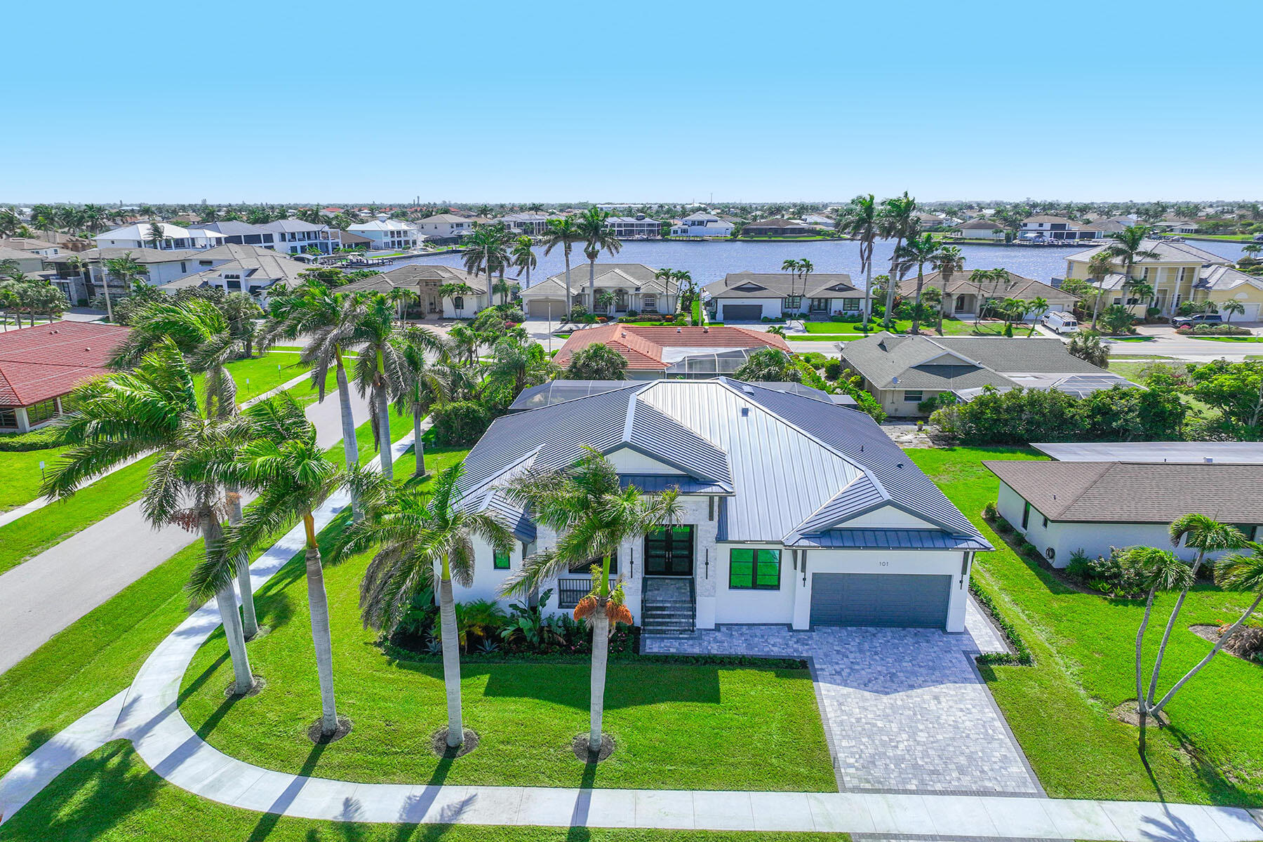 101 BEACHCOMBER STREET