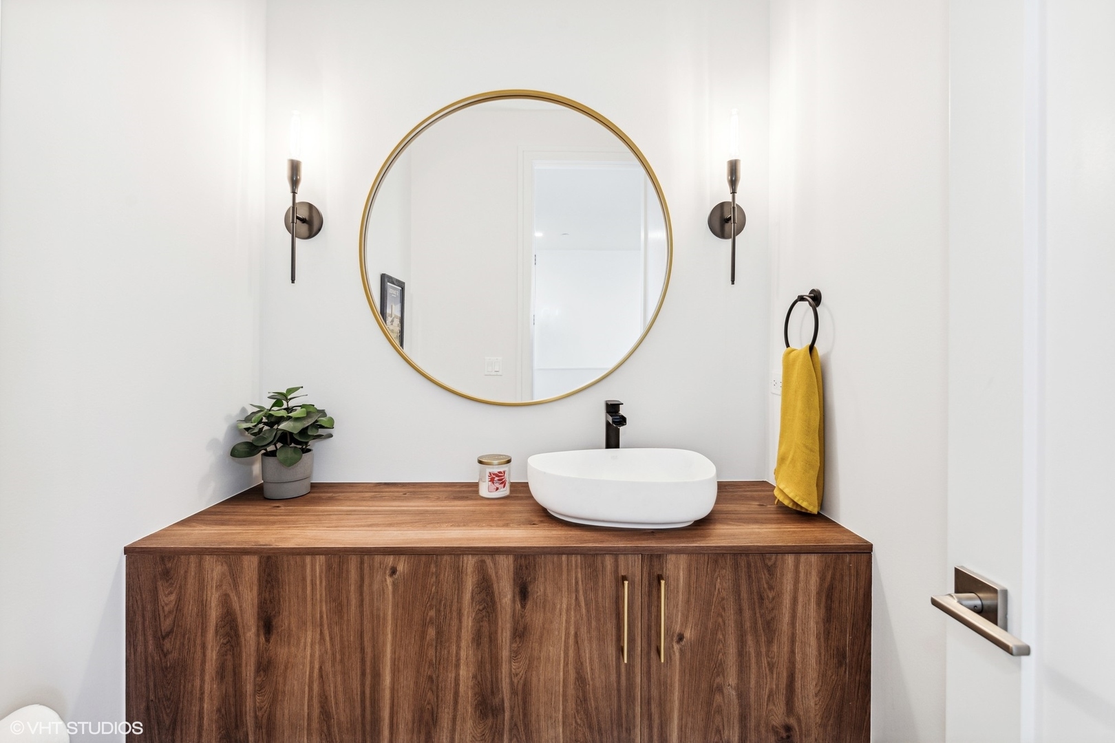 2140 W Evergreen Avenue Unit: 1R