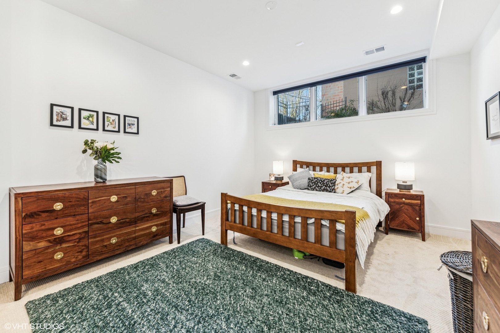 2140 W Evergreen Avenue Unit: 1R