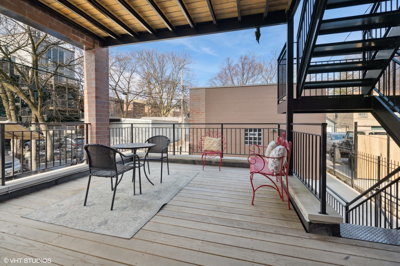 2140 W Evergreen Avenue Unit: 1R
