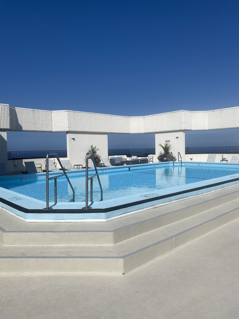 990 N LAKE SHORE Drive Unit: 22E