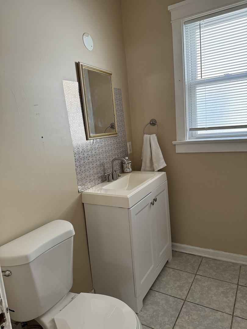 4839 W Wolfram Street Unit: 2