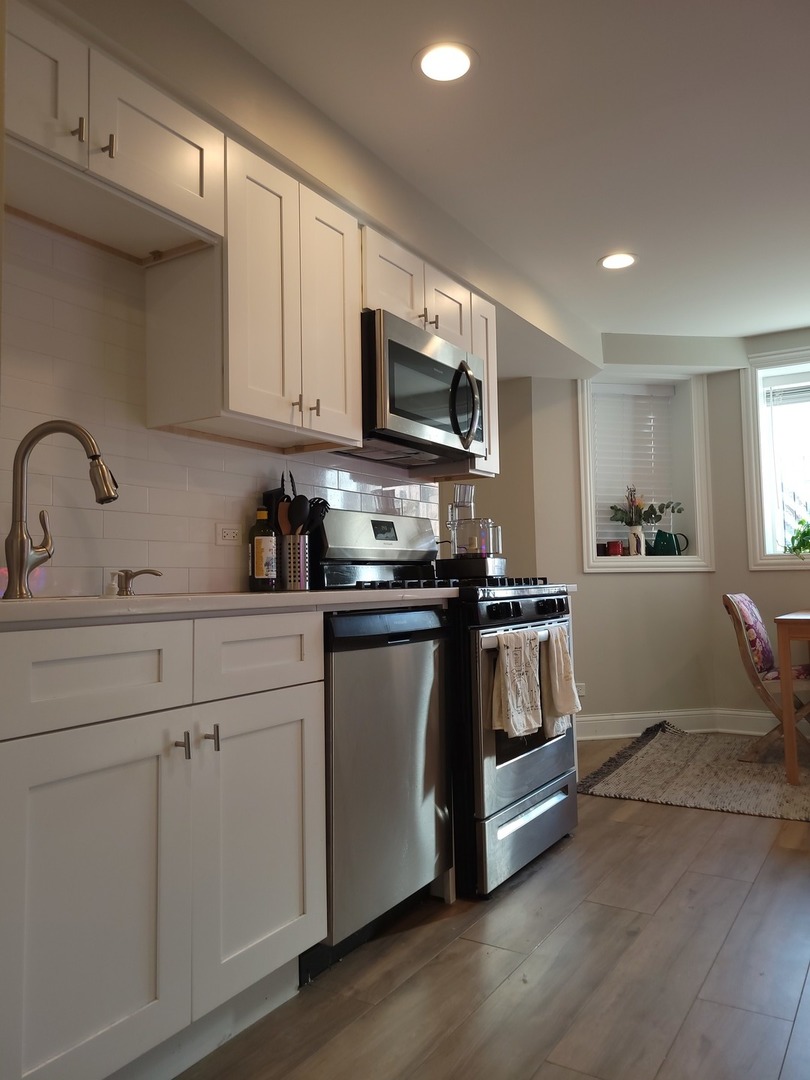 2859 N Central Park Avenue Unit: G