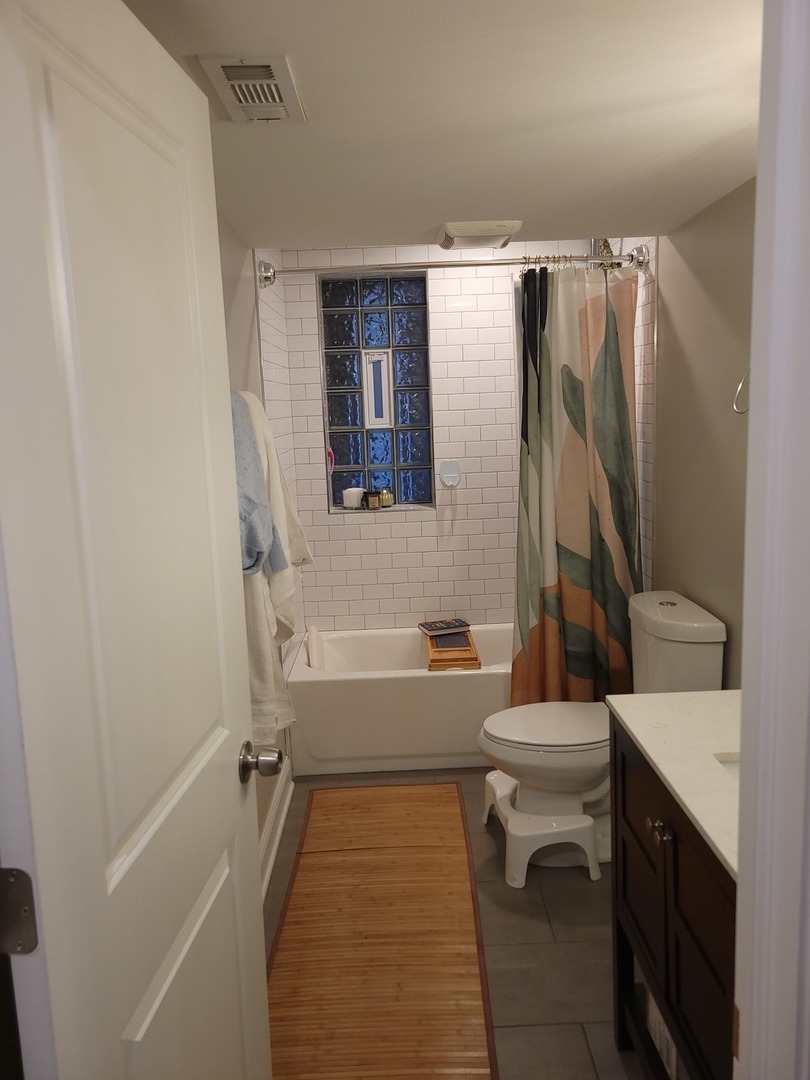 2859 N Central Park Avenue Unit: G