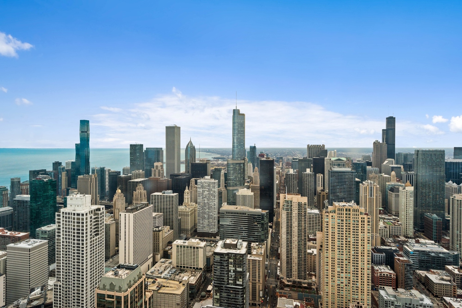 14 W Superior Street Unit: 6900