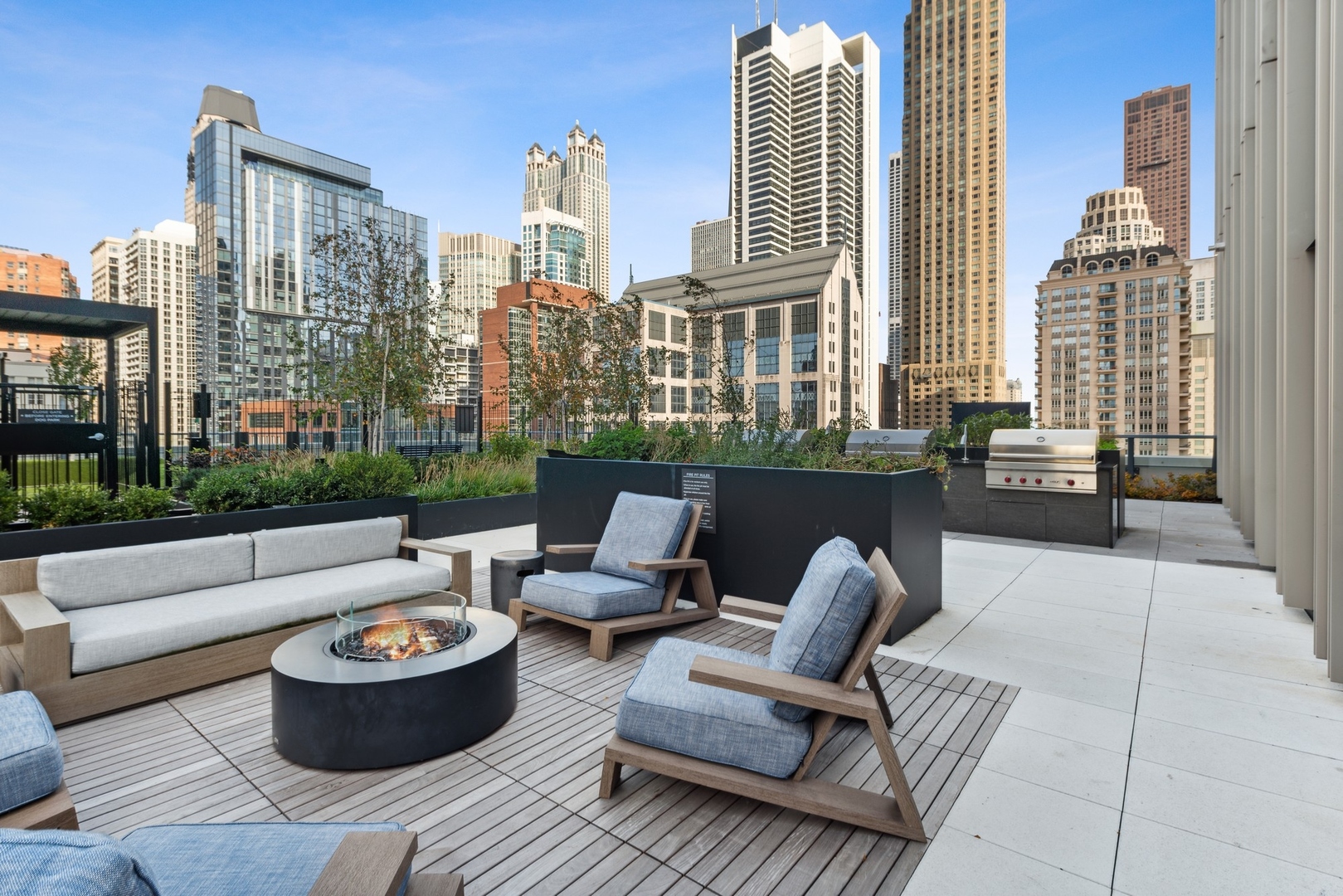 14 W Superior Street Unit: 6900
