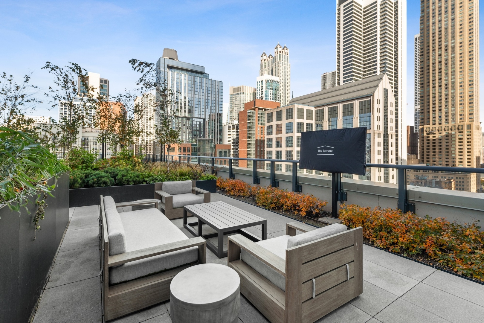 14 W Superior Street Unit: 6900