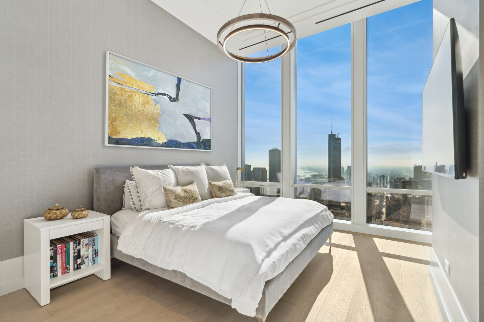 14 W Superior Street Unit: 6900