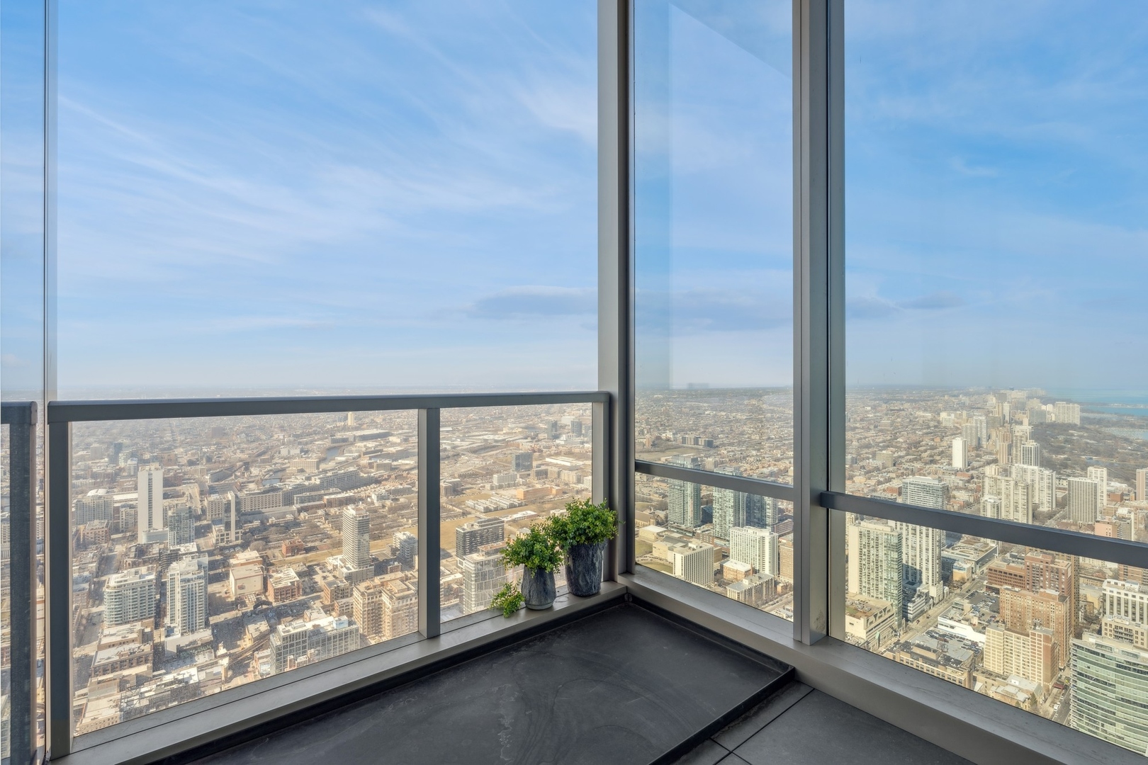 14 W Superior Street Unit: 6900
