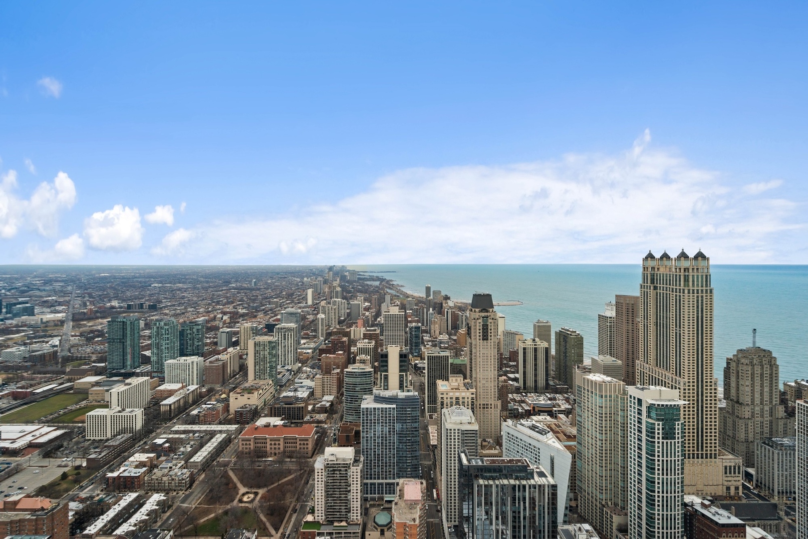 14 W Superior Street Unit: 6900
