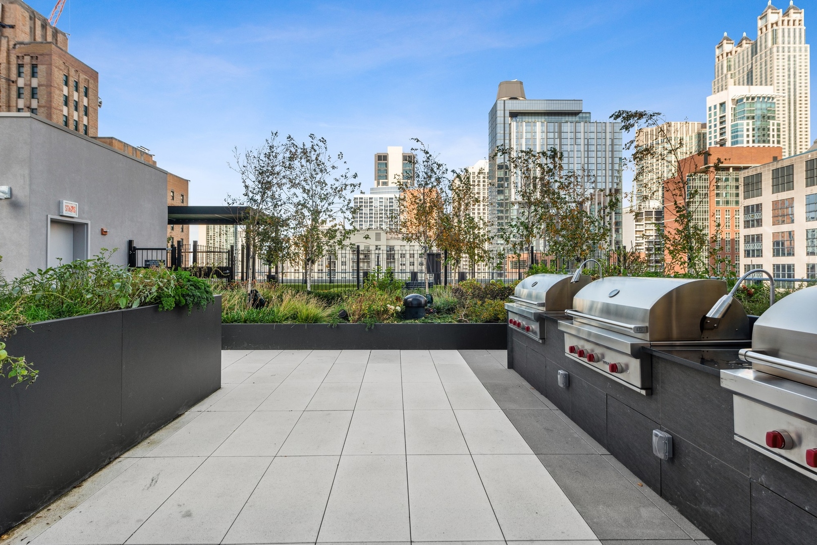 14 W Superior Street Unit: 6900