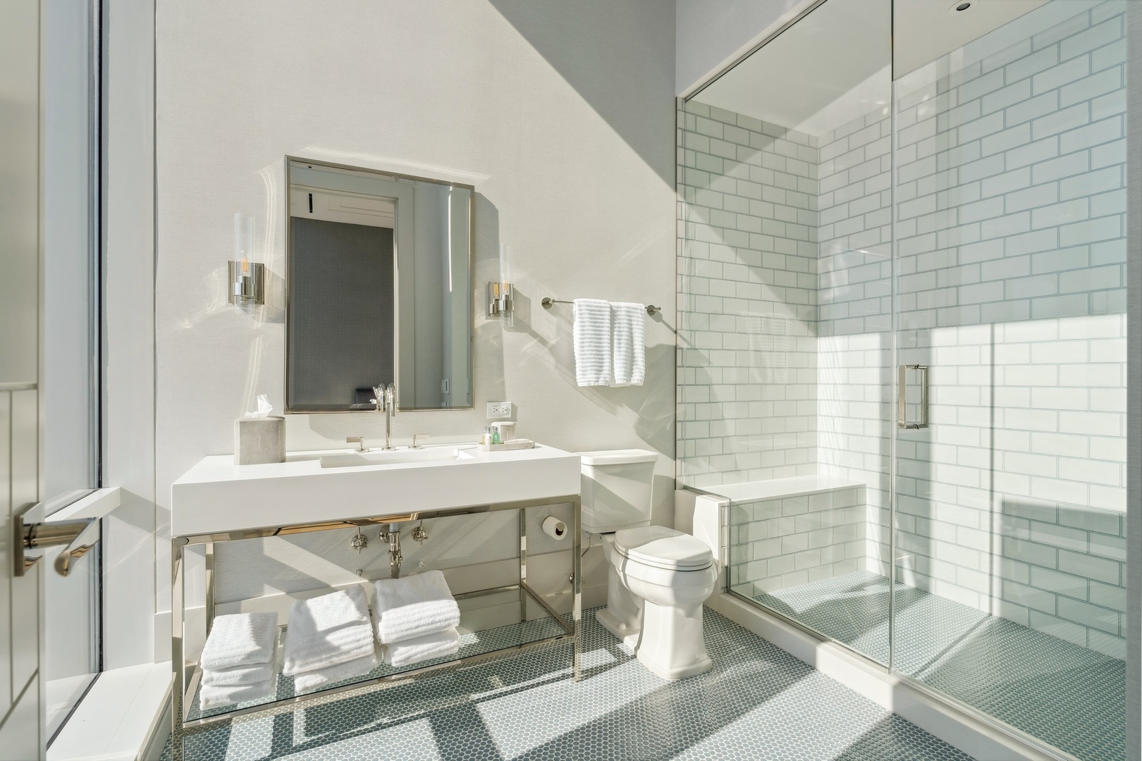 14 W Superior Street Unit: 6900
