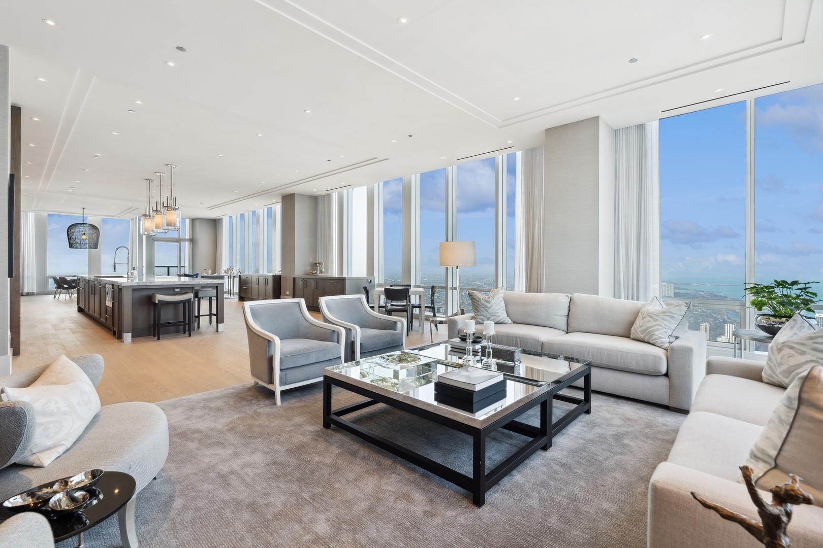 14 W Superior Street Unit: 6900
