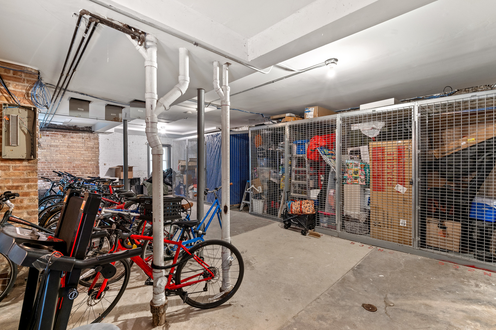 532 W Belmont Avenue Unit: 2N