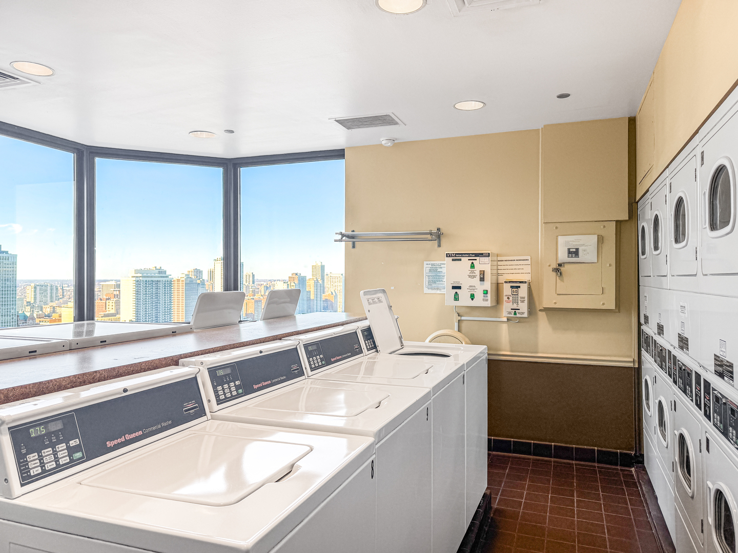 990 N Lake Shore Drive Unit: 25A