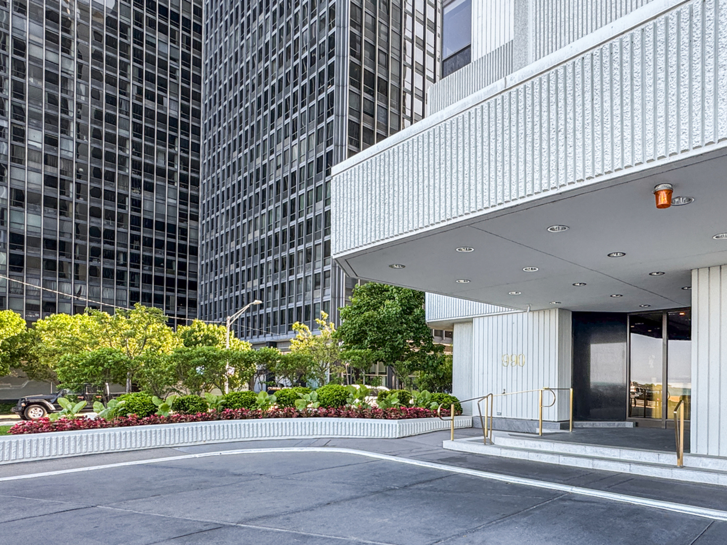 990 N Lake Shore Drive Unit: 25A