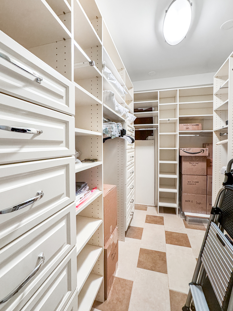 990 N Lake Shore Drive Unit: 25A