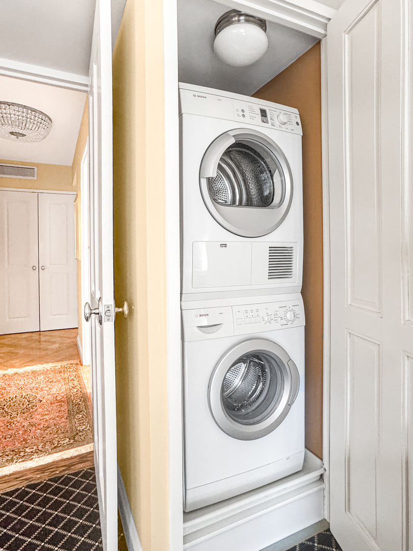 990 N Lake Shore Drive Unit: 25A